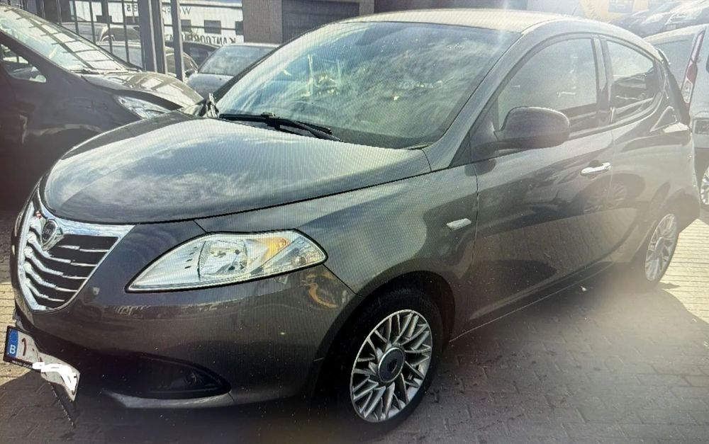 Lancia Ypsilon 1.2 8V Gold 2012
