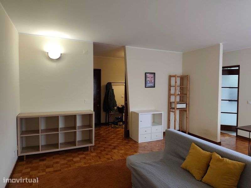 Arrenda-se apartamento T2 Pedrouços Maia junto hospital São João - Grande imagem: 4/12
