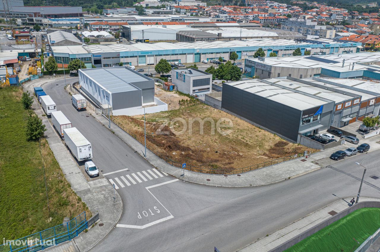 TERRENO PARA CONSTRUÇÃO DE ARMAZÉM NA ZONA INDUSTRIAL DE ALFENA