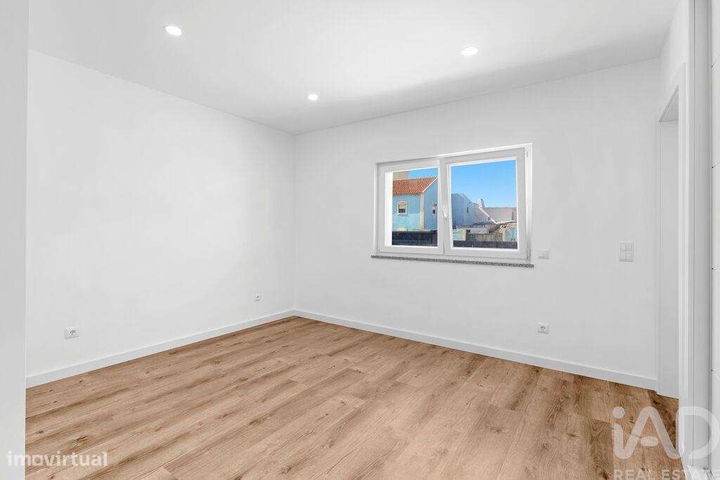 Casa / Villa T4 em Atouguia da Baleia de 295,00 m2 - Grande imagem: 5/22