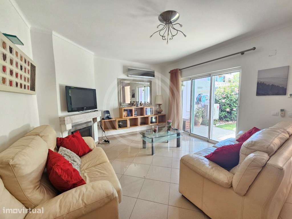 Moradia T3 com piscina e jardim comuns na Marina de Vilamoura-3