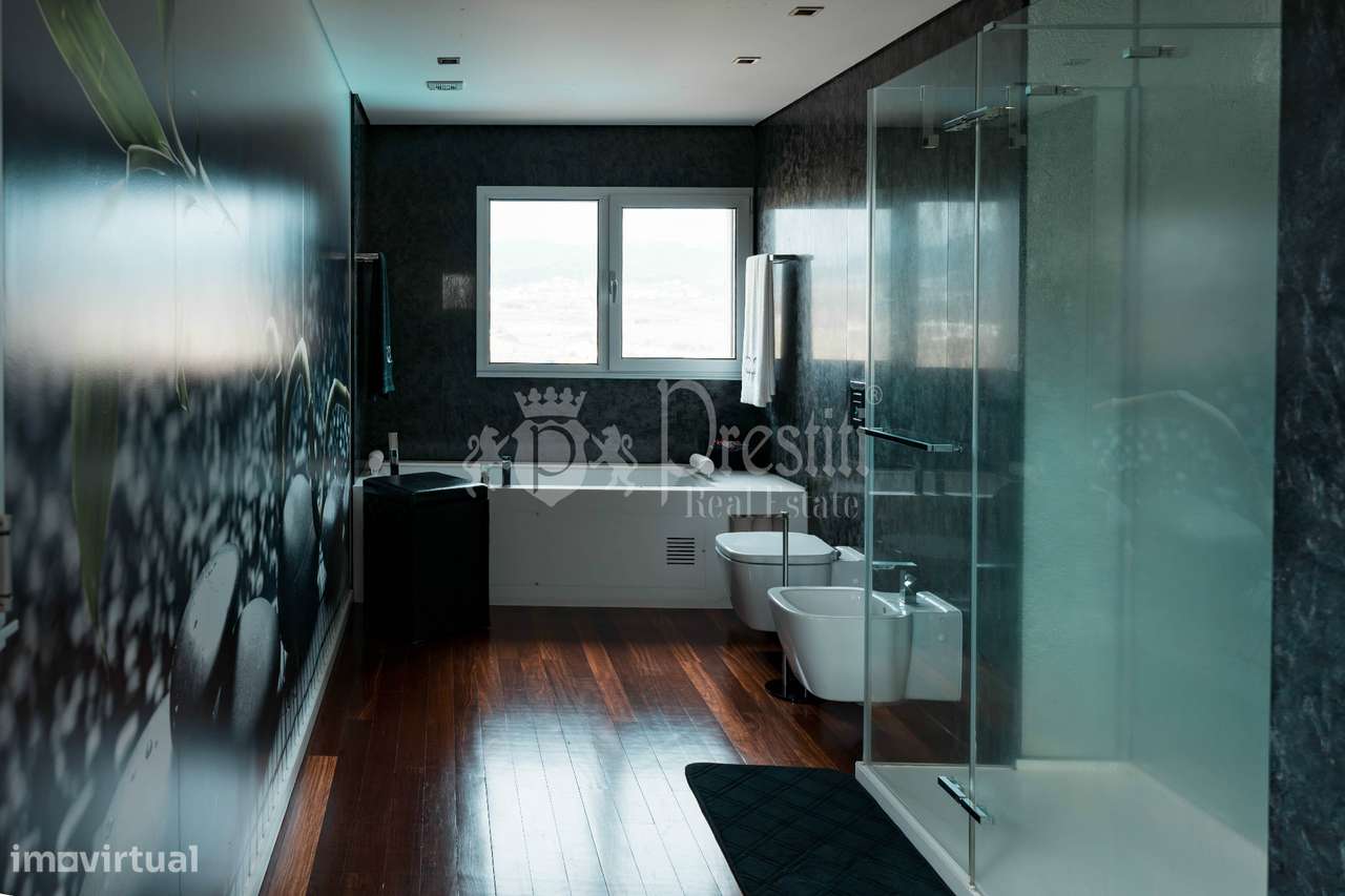 Moradia T4 com Vistas Deslumbrantes em Guimarães-21