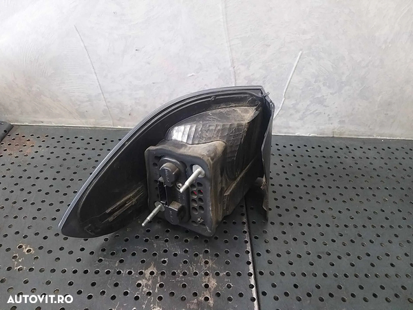 Stop tripla lampa dreapta aripa ford s max - 2