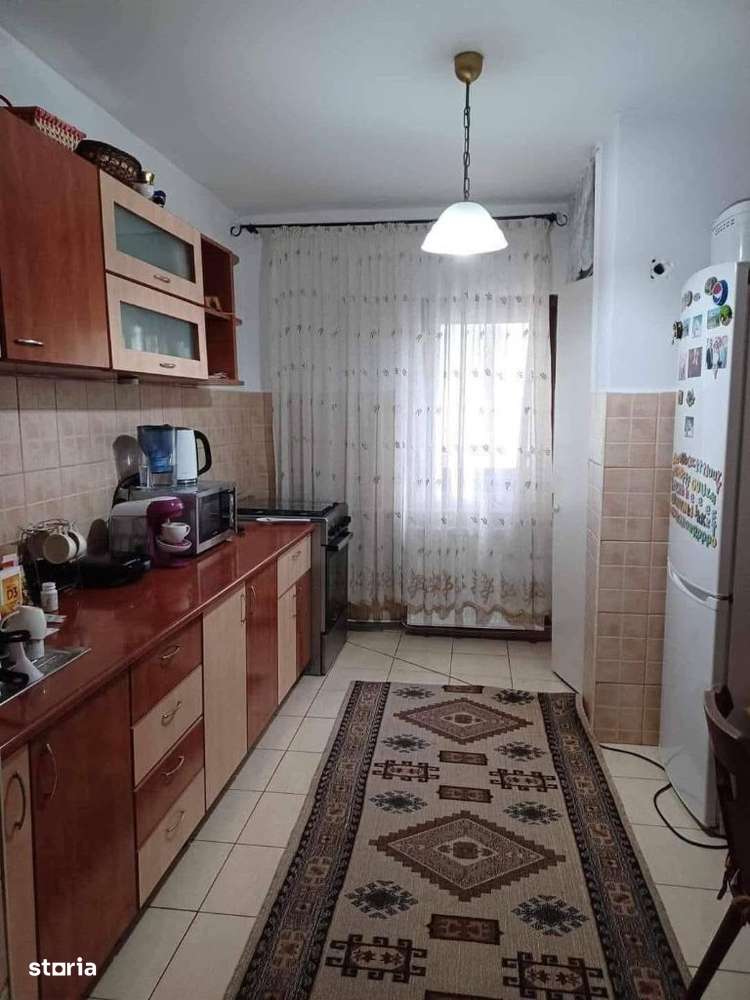 De vanzare apartament 4 camere, 45000 euro, etaj intermediar - Imagine principală: 2/7