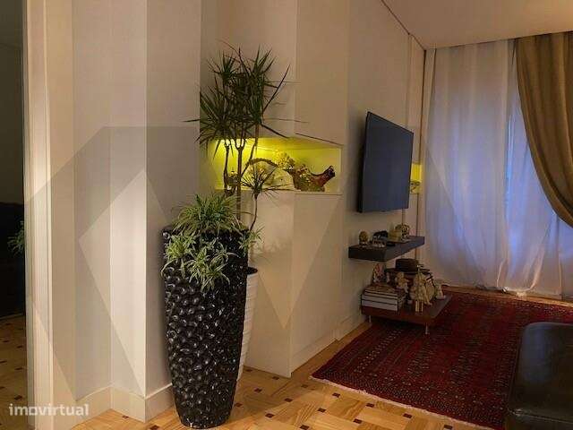 Apartamento T3 transformado em T2, na Av. da Republica a 50 metros do - Grande imagem: 4/34