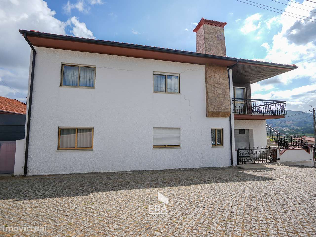 Moradia T6 em Santo Tirso-55