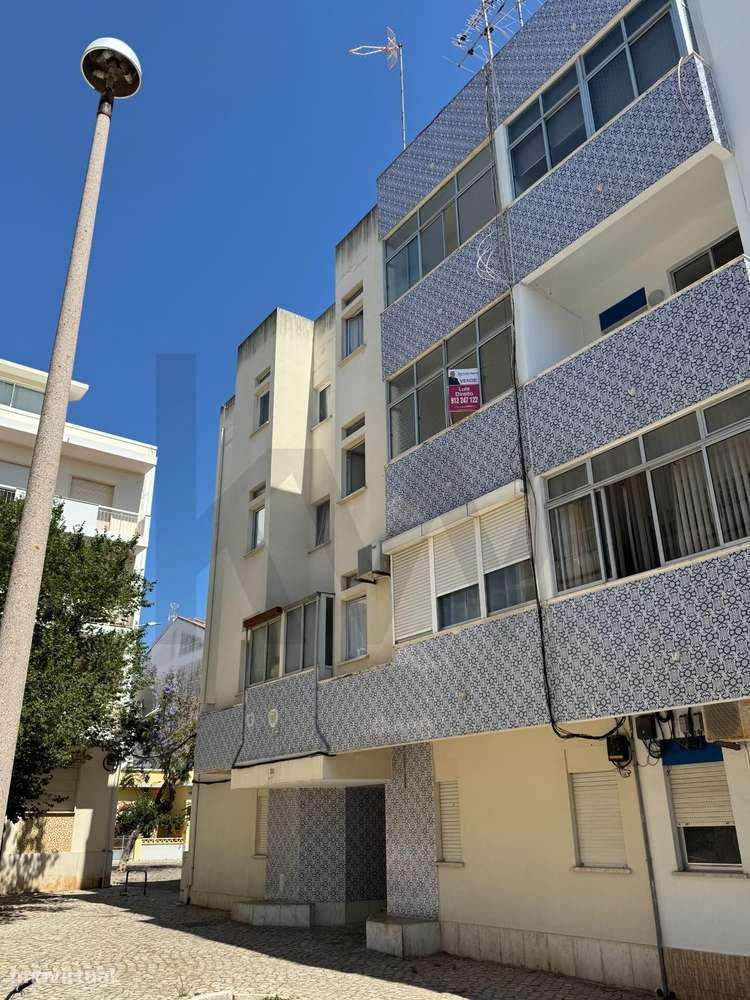 Apartamento T2 para renovar em VRSA - Algarve