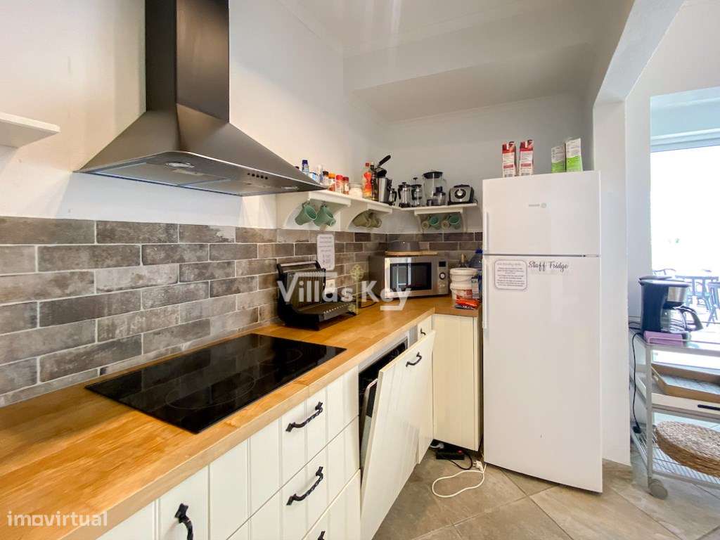 Moradia espaçosa com sete quartos em Lagos - Grande imagem: 3/36