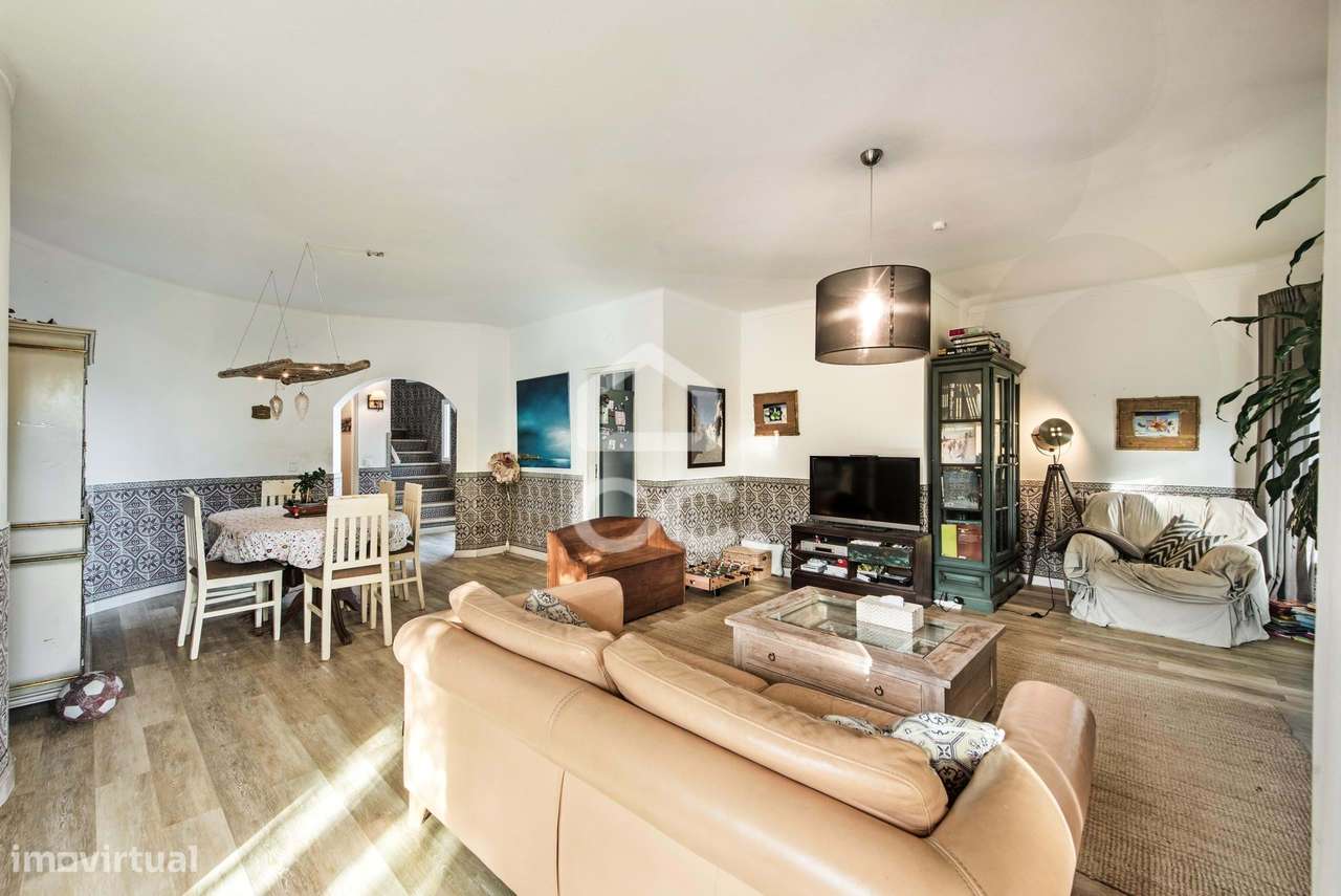 Moradia T4 independente com piscina e terreno em Alcantarilha-7