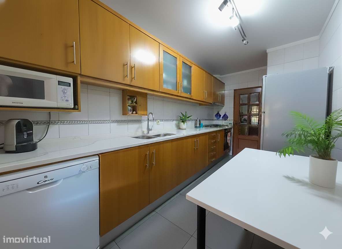 T3 com Terraço Coberto Exclusivo: A 1,5 km do Metro de Fânzeres-22