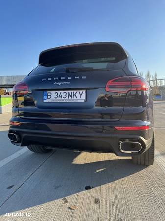 Porsche Cayenne 3.0 L - 3