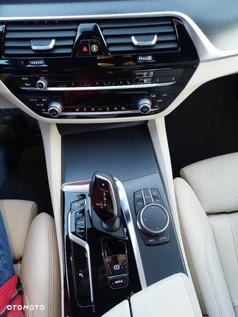 BMW Seria 5 520d mHEV M Sport sport - 12