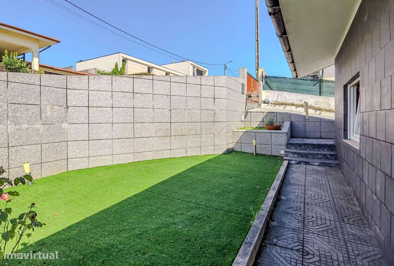 Moradia T4+1, 3 frentes, terraço, garagem - Trofa, Porto - Grande imagem: 4/31