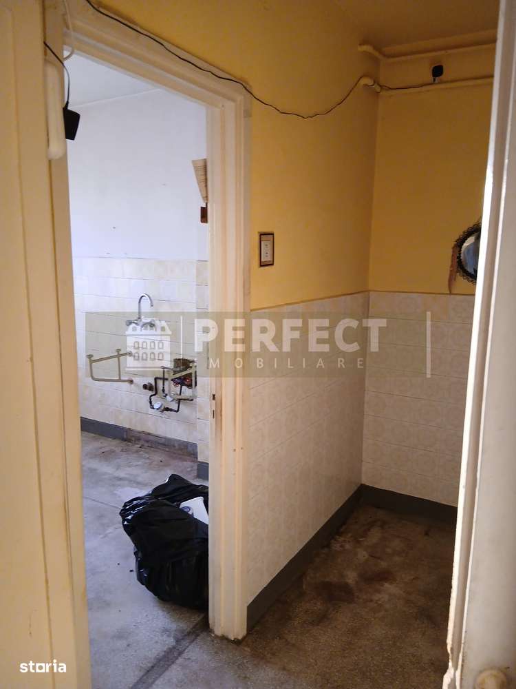 2 camere semidecomandat, Democratiei,PRET 42000euro! - Imagine principală: 5/8