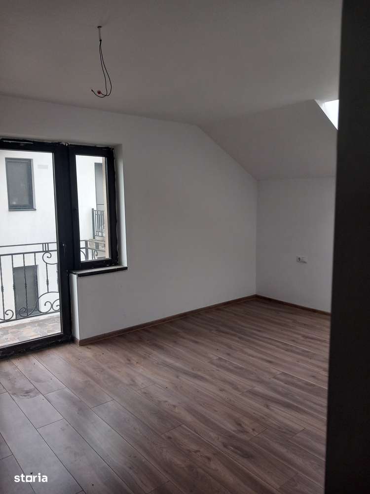 Casa S+P+M,cu garaj,cu pivniță, 6 cam,teren 520 mp,Corunca-9