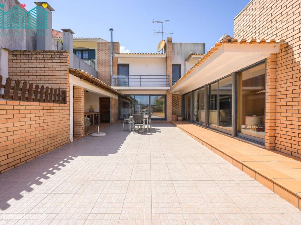 Moradia T5 com piscina e espaço exterior em Aradas - Grande imagem: 4/60