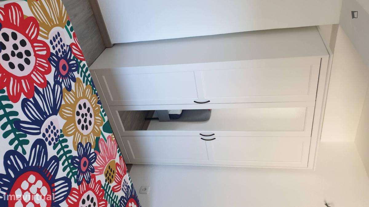 Quarto - localizado em Oeiras Lisbon - Grande imagem: 5/10