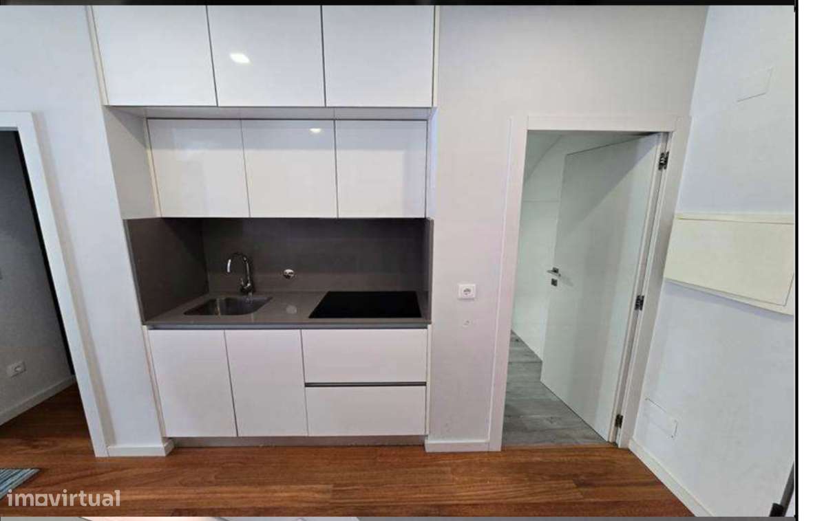 Apartamento T1 com varanda e lugar de garagem em Gondomar - Grande imagem: 3/8