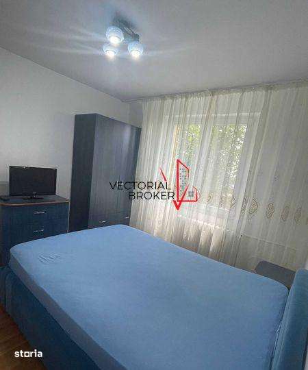 Inchiriere Apartament 3 camere, Cernauti,curat,mobilat - Imagine principală: 3/8