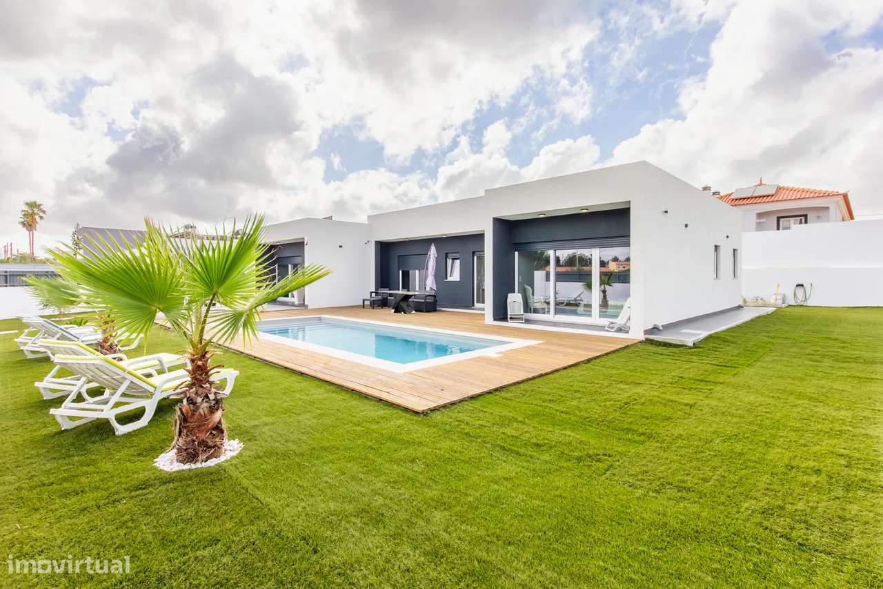 Moradia Térrea de Luxo com Piscina - Qtª Marquesa - Palmela-0