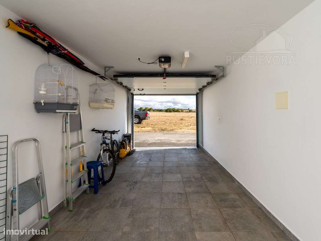 Moradia T3 com quintal e garagem | Bairro de Almeirim em Évora-25