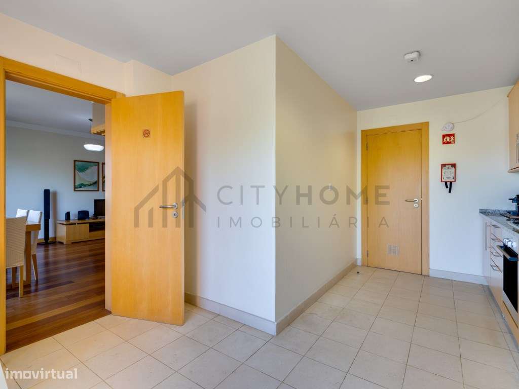 Apartamento T1+1 com piscina, elevador e 2 lugares de estacionament...-18
