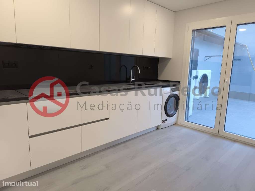 Apartamento T3 com Varanda e Garagem Box, no Sobralinho, Vila Franc... - Grande imagem: 5/42