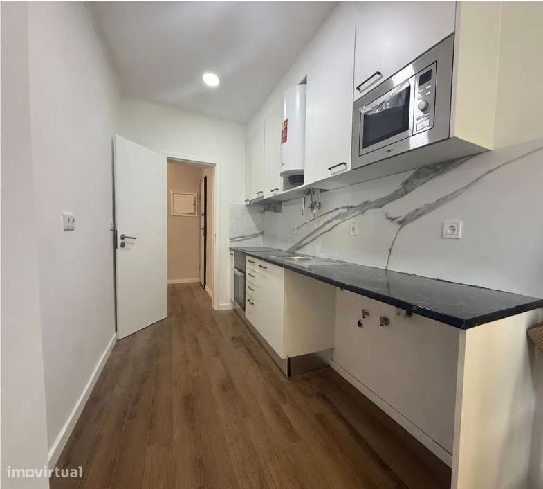 Apartamento T2 com acesso a quintal na Penha de Franca-0