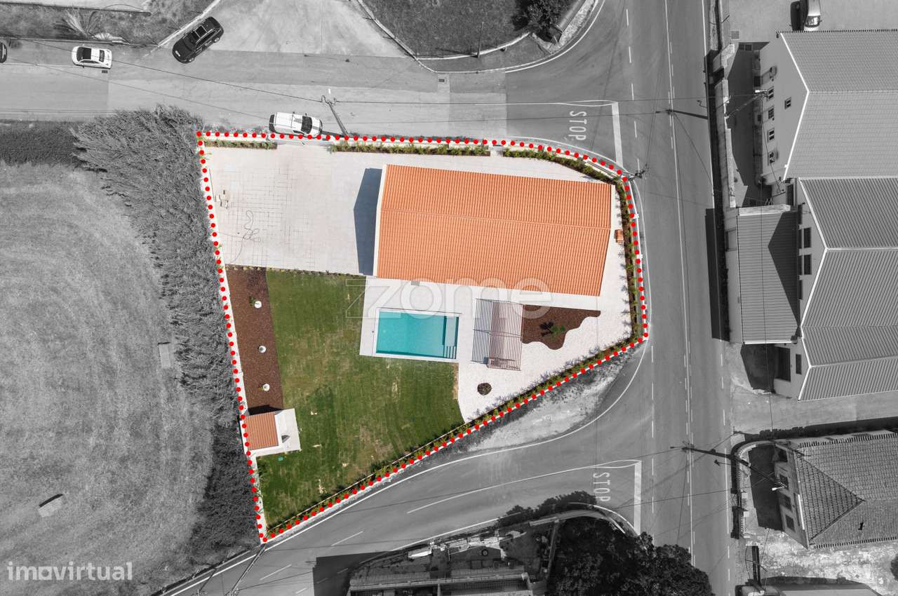 Moradia Térrea T4 com Piscina e Jardim em Sabugo - Sintra - Grande imagem: 3/36