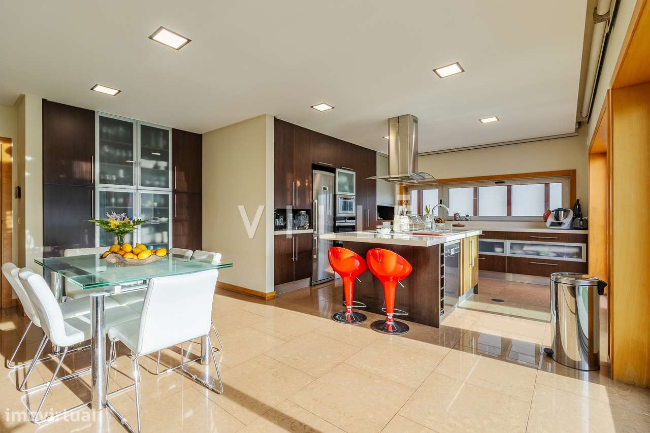 Moradia T4 com piscina aquecida e garagem dupla-21