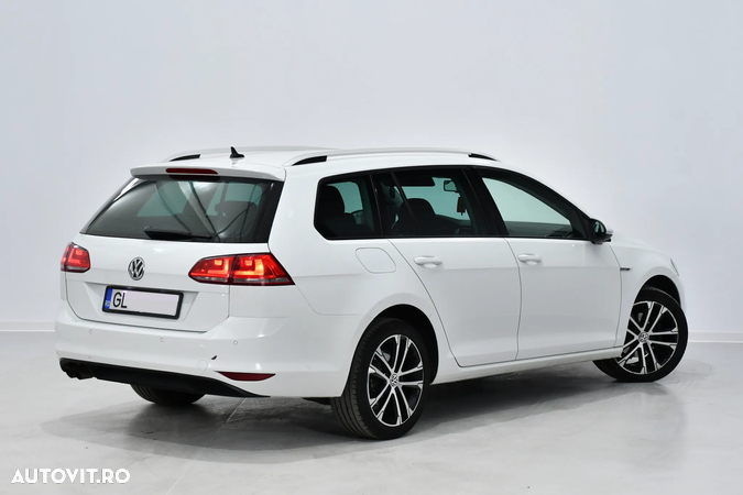 Volkswagen Golf 2.0 TDI BlueMotion Technology DSG Lounge - 3