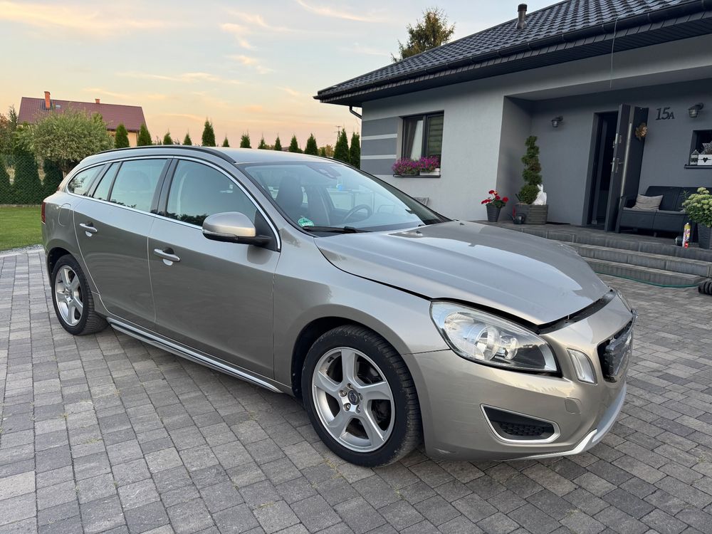 Volvo V60 I (2011-2018) DRIVe Kinetic 2011