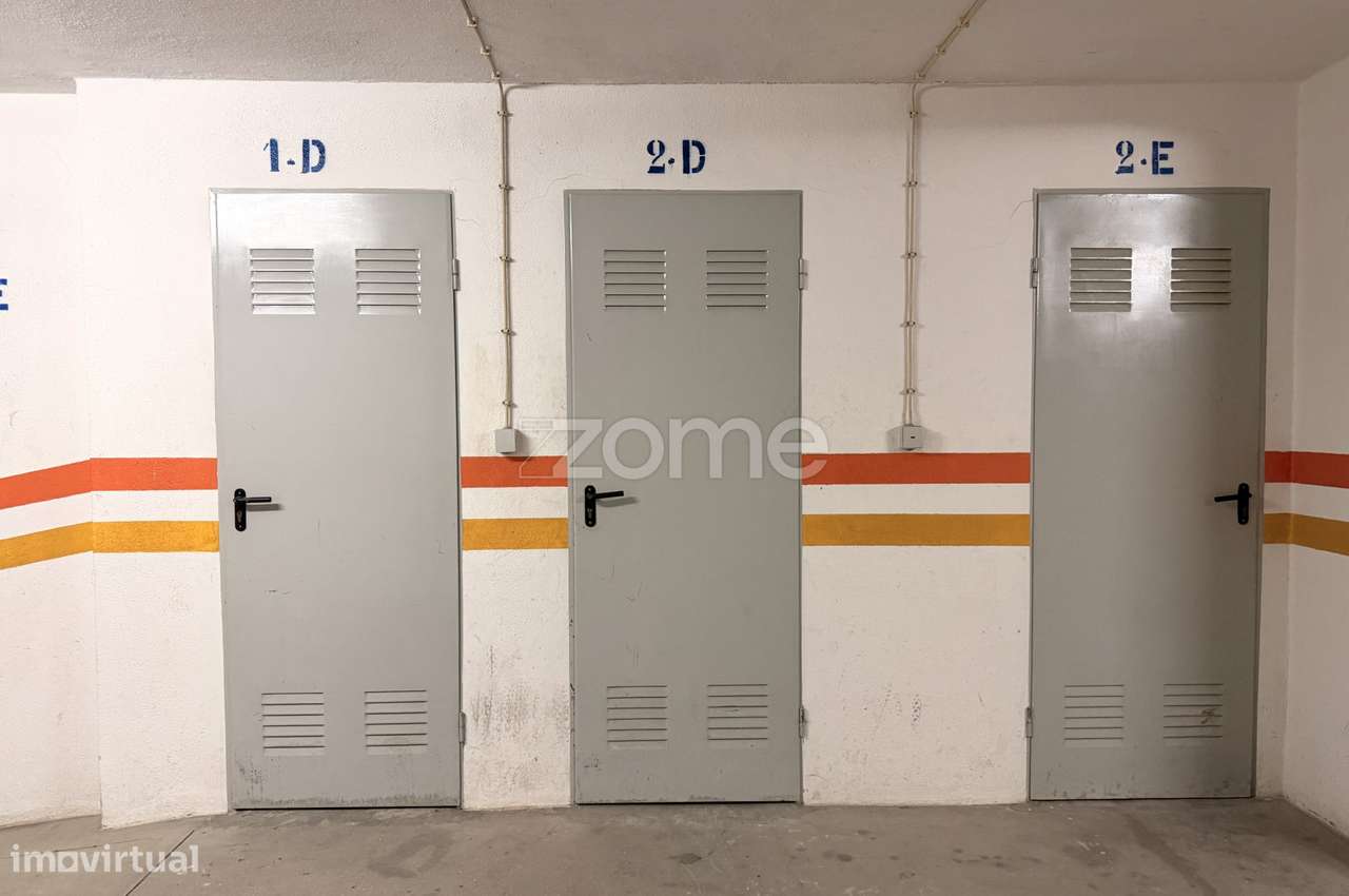 Apartamento T3 com duas Suites e Garagem no Centro de Tires - S.D.Rana-17