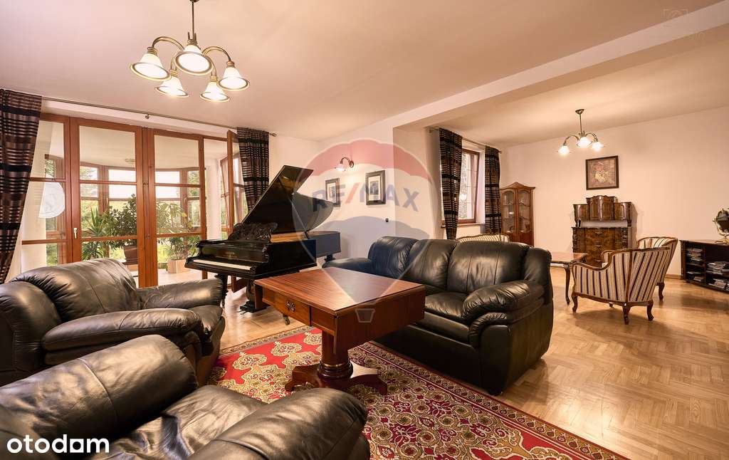 Klimatyczny dworek z basenem i kortem tenisowym-8