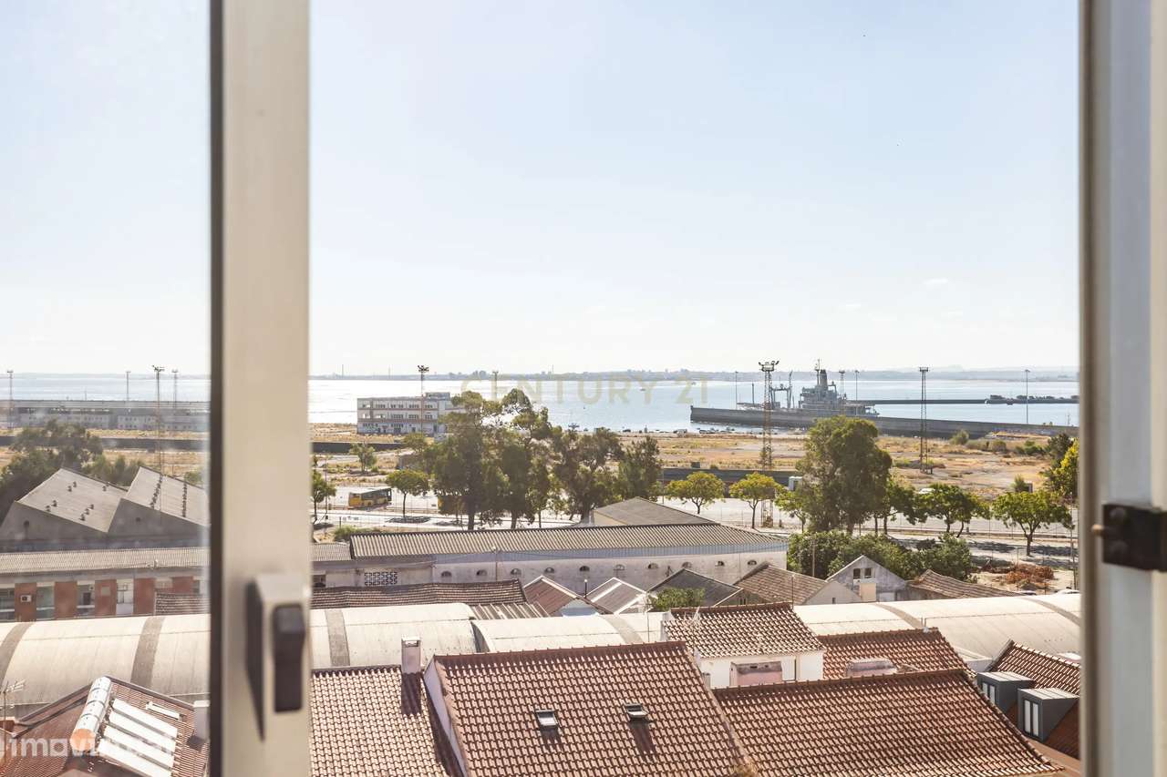 Apartamento T3 em Almada com Excelente Localização-34