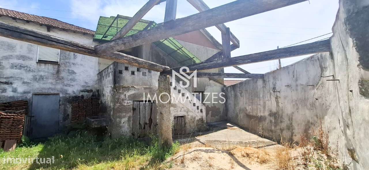 Moradia T3 isolada para reabilitação total - São Romão do Coronado-19