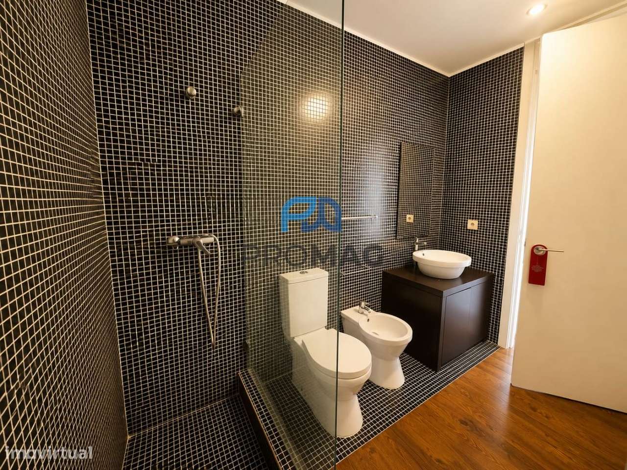 Prédio com Comércio - Baixa do Porto-36