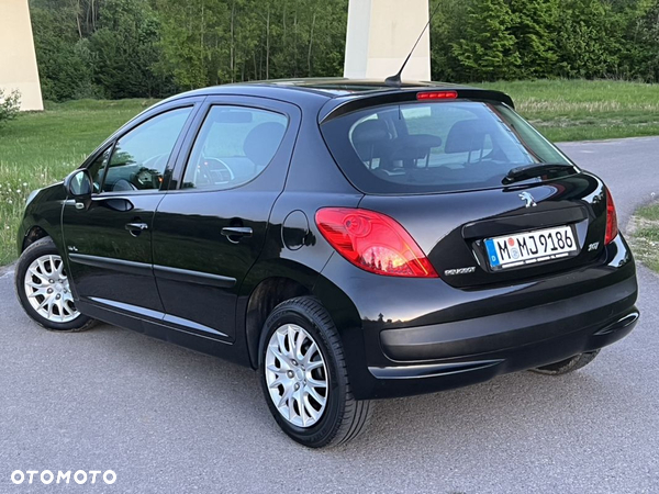 Peugeot 207 - 8