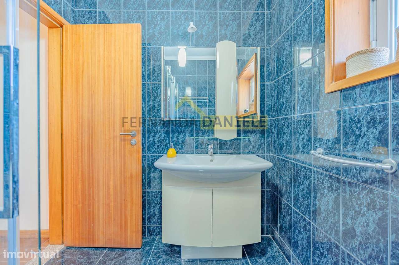 Moradia em Travanca com 3 suítes e 1425m2 de terreno-13