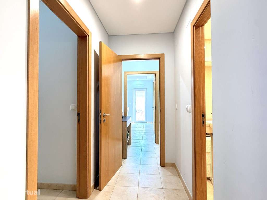 T3 com Terraço de 32 m², Garagem Dupla e Piscina a 300 m da Praia -...-7