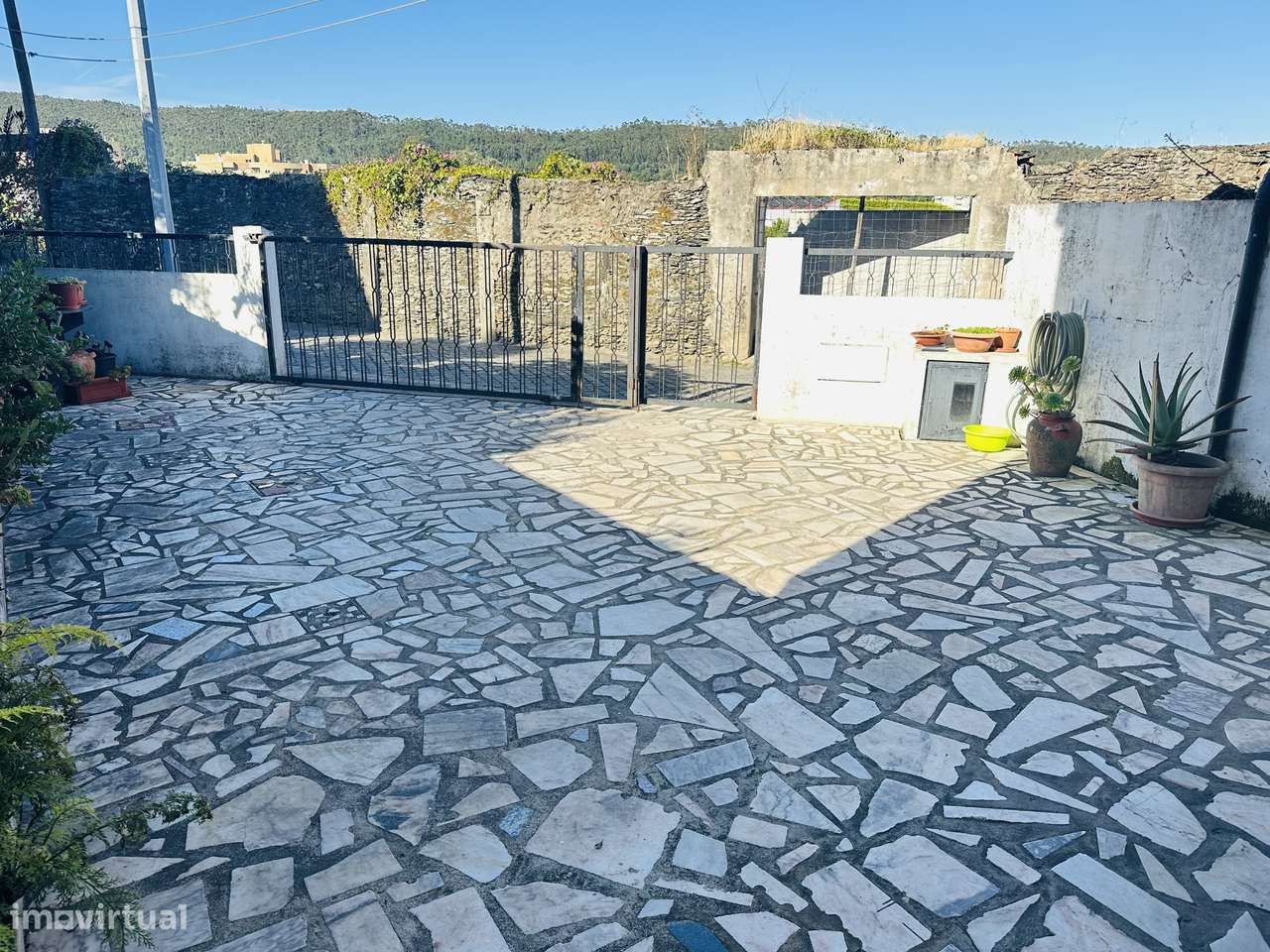 Espaçoso T2+1, mais sótão e lugar garagem no coração de Valongo-25