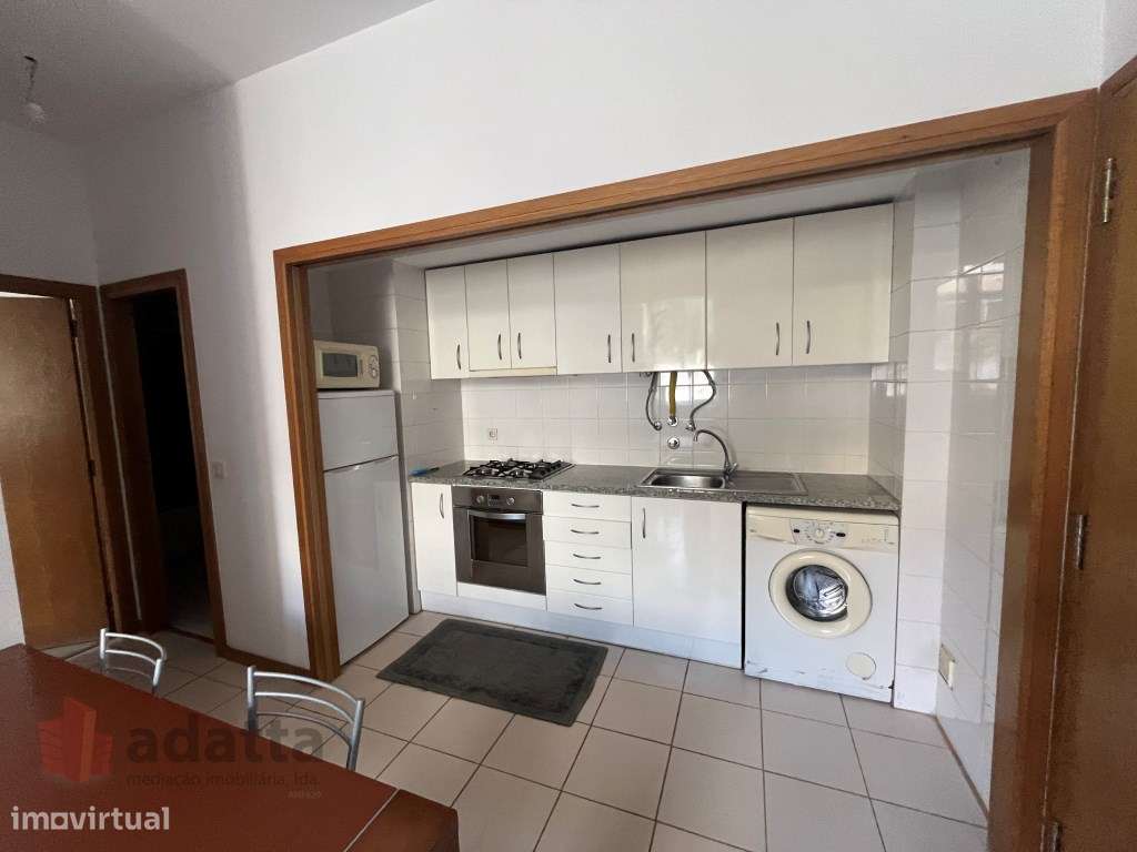 Apartamento T1 Mobilado e cozinha equipada na Avenida Sá da Bandeir... - Grande imagem: 4/20