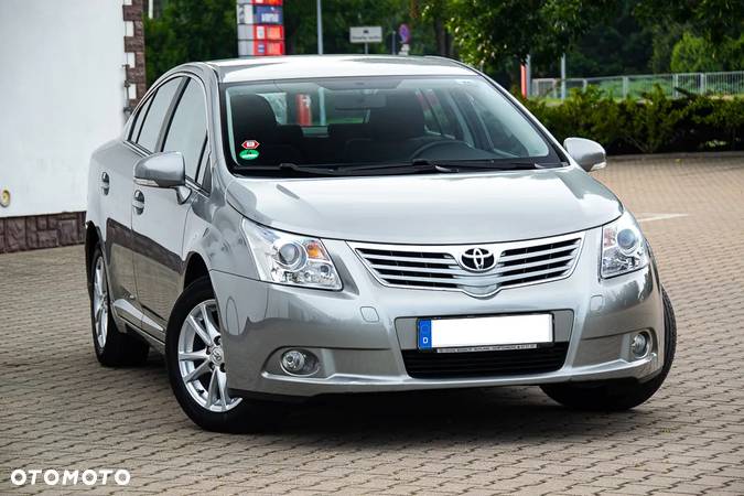 Toyota Avensis 1.8 Sol plus NAVI - 1