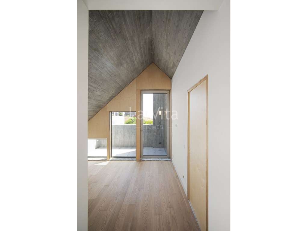 Moradia T4+1 em exclusivo condomínio privado, com vista para o mar,...-31