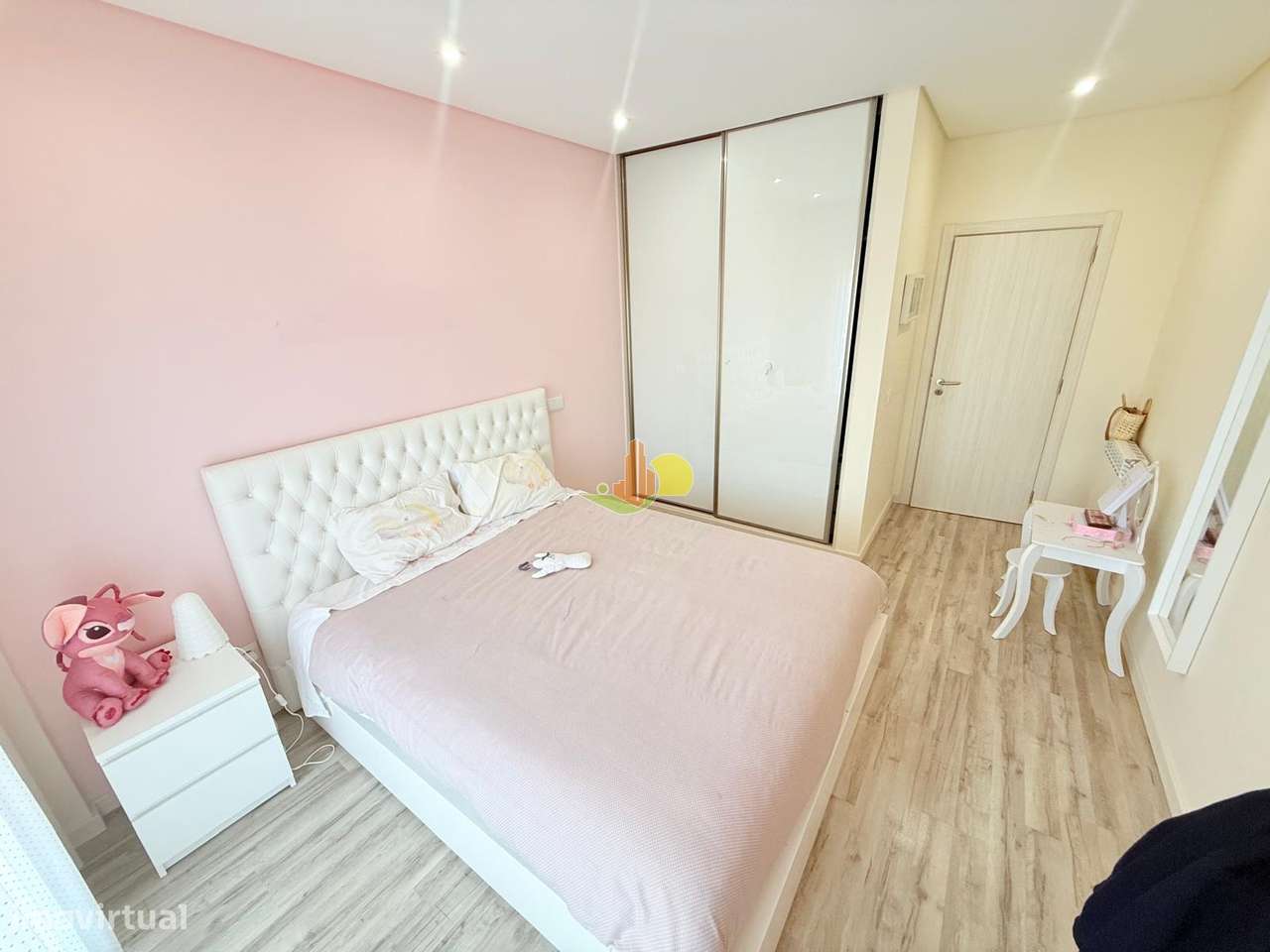 T4+1 Duplex com garagem dupla e terraço privativo-23