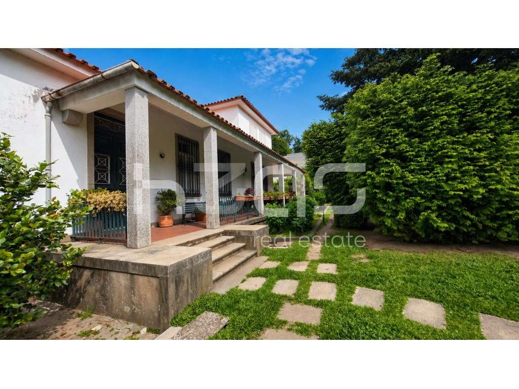 Moradia com Jardim de 2.700 m² em Braga - Charme, Privacidade e Pot...-6