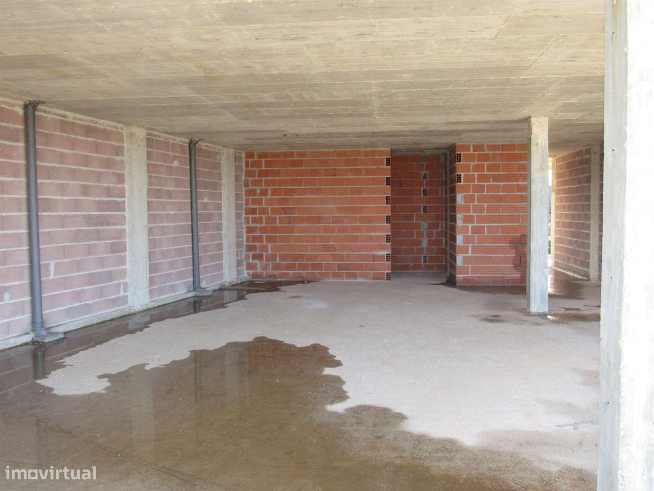 Moradia Moderna com Vista para a Baía de São Martinho – Em Construção-15