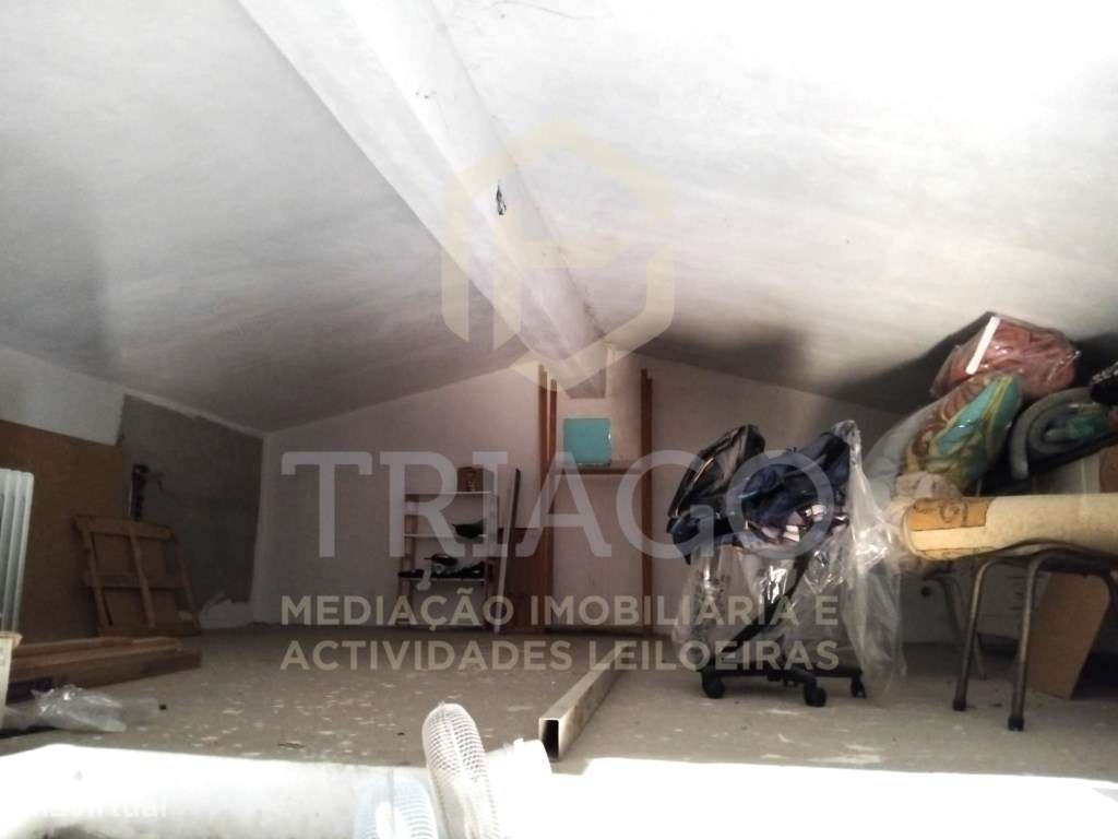 Moradia T4 com Garagem-24