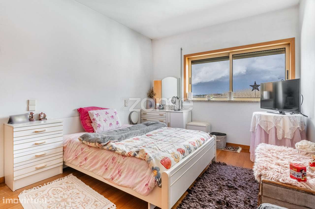 Moradia T4 com Suíte em Dume-14