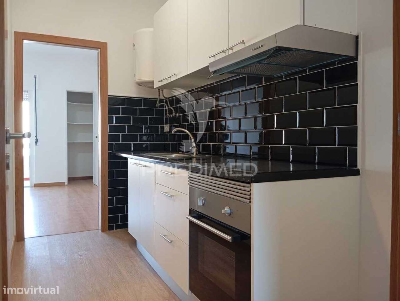 Apartamento T1 Monte Abraão remodelado, a 5 m da Estação Comboio - Grande imagem: 4/11